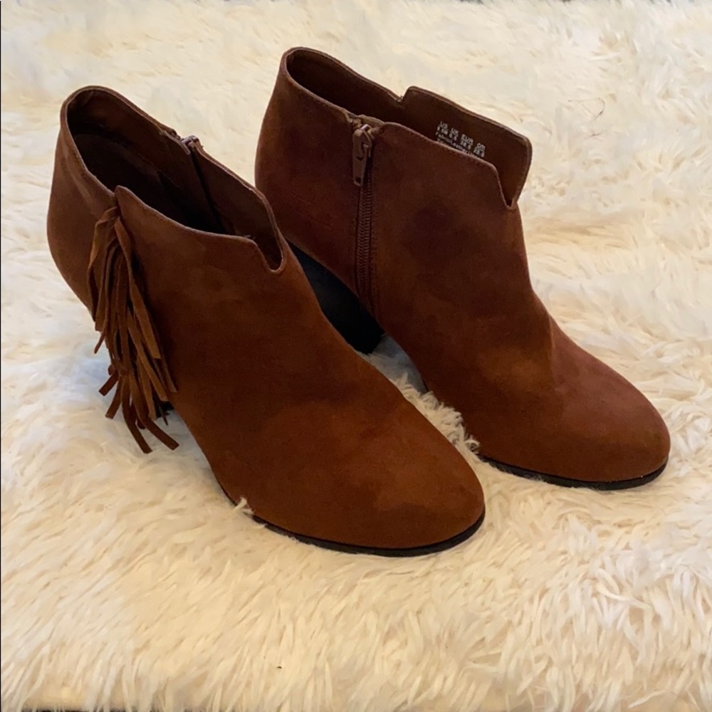 Carlos Santana NEVER WORN Booties with Tassels - Picture 2 of 2